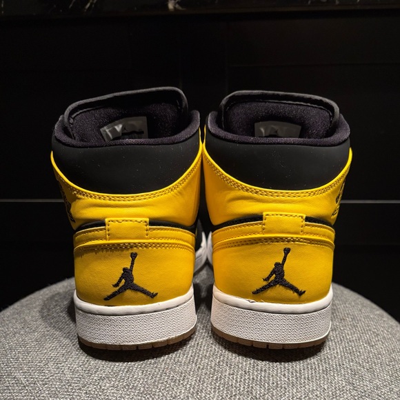 Air Jordan Mid New Love 2017 Mens 9 Women’s 10.5 Black-Yellow - Picture 3 of 10
